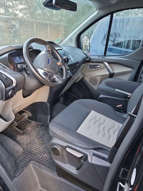 Gebraucht Ford Tourneo 170 PS (125 kW) 2017 Schwarz Van / Kleinbus
