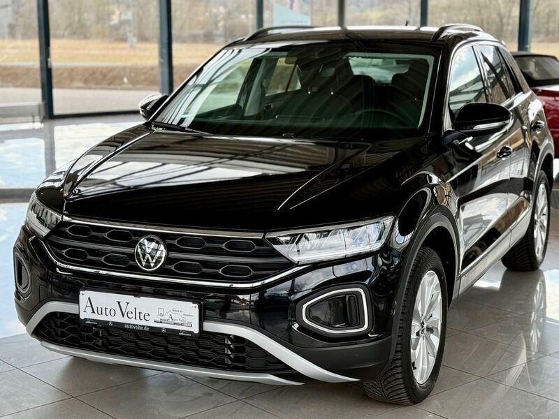 Schwarz Gebraucht 2024 VW T-Roc Life SUV | 29.900 € (Guter Preis) - Bild 1/4