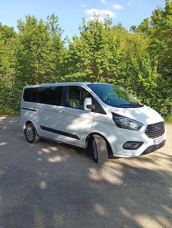 Gebraucht Ford Tourneo Titanium 131 PS (96 kW) 2019 Weiß Van / Kleinbus