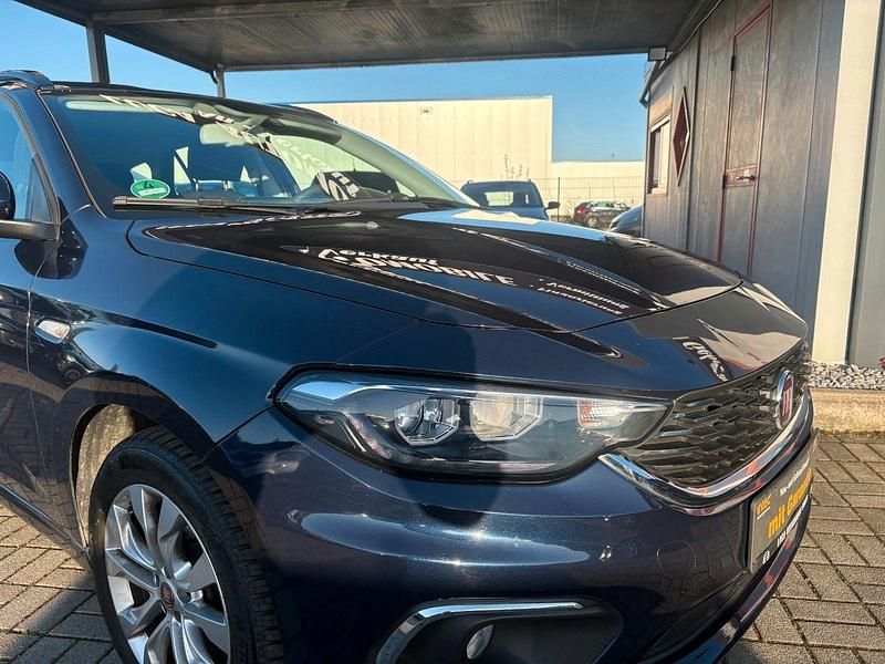 Gebraucht Fiat Tipo Lounge 110 PS (80 kW) 2017 Blau Kombi