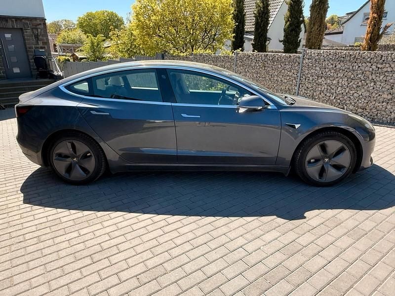 Usado Tesla Model 3 Standard Range Plus 264 kW (359 CV) 2020 Plateado Berlina