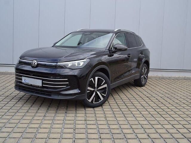 Gebraucht VW Tiguan Elegance 150 PS (110 kW) 2024 Deep black perleffekt SUV