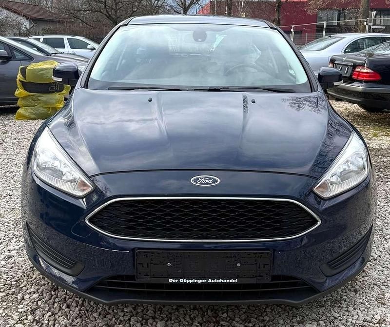 Gebraucht Ford Focus Trend 101 PS (74 kW) 2016 Blau Kombi