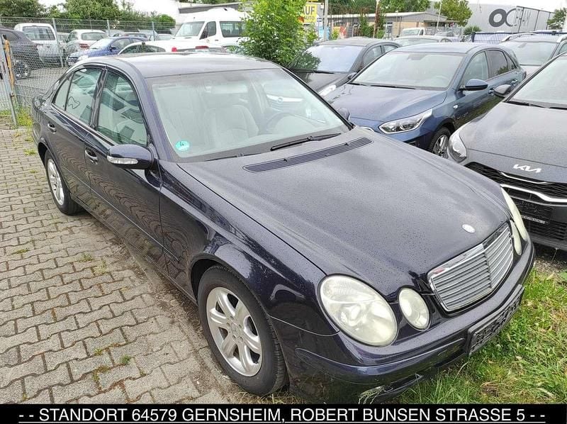 Tansanitblau metalliclack Gebraucht 2004 Mercedes E240 Limousine | 3.499 € (Superpreis) - Bild 1/4