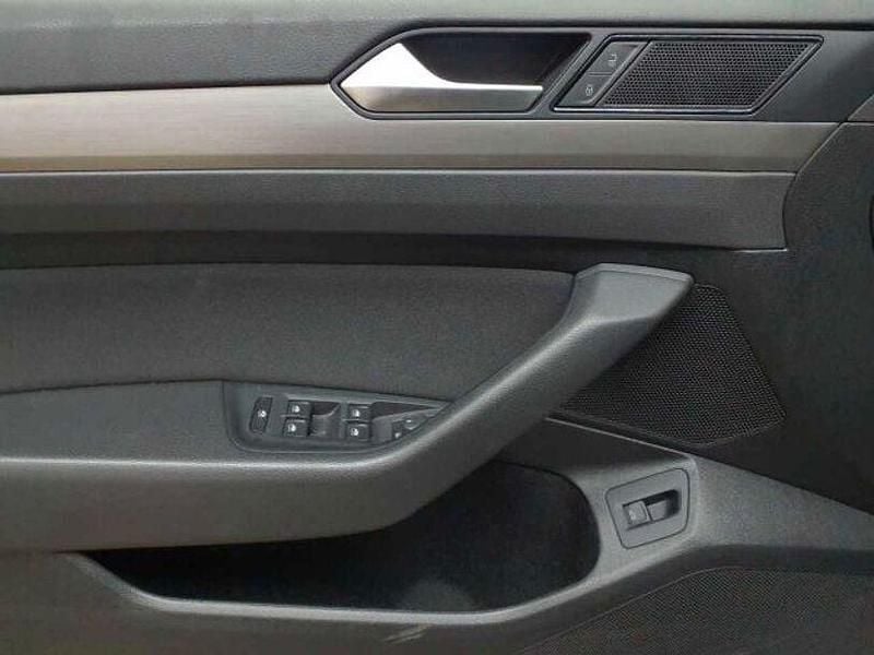 Gebraucht VW Passat Conceptline 150 PS (110 kW) 2021 Grau Limousine