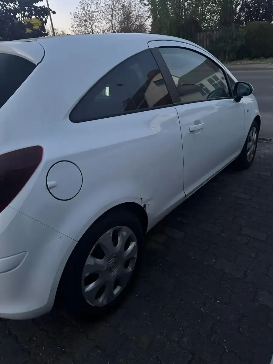 Gebraucht Opel Corsa 87 PS (63 kW) 2010 Weiß Kleinwagen