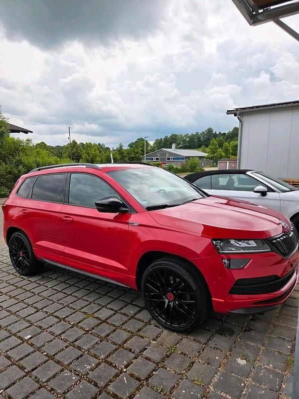 Rot Gebraucht 2019 Skoda Karoq SportLine SUV | 22.500 € (Fairer Preis) - Bild 1/4