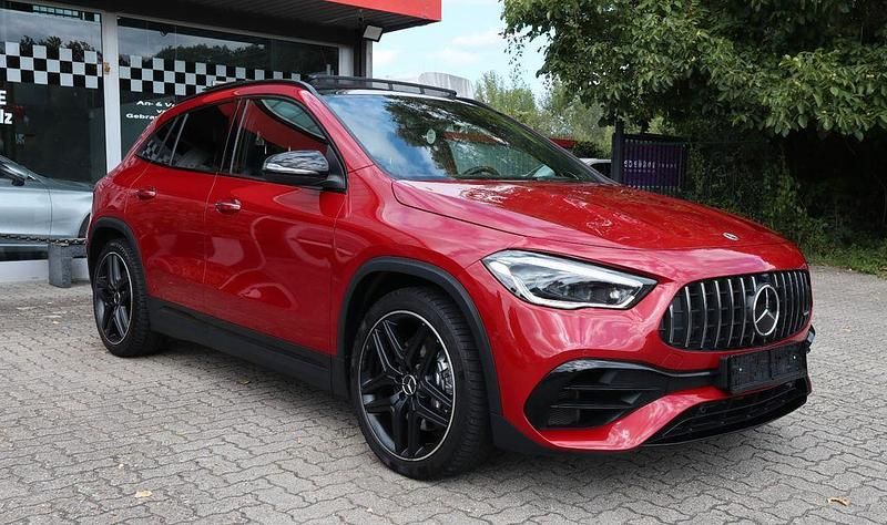 Rot Gebraucht 2021 Mercedes GLA45 AMG AMG SUV | 50.800 € (Guter Preis) - Bild 1/4