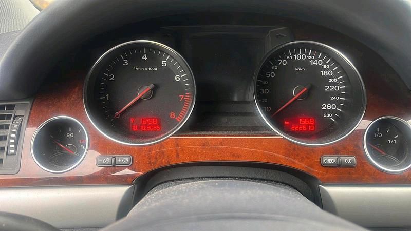 Second-hand Audi A8L 2007 Argintiu Berlinǎ