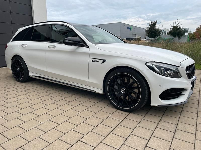 Weiß Gebraucht 2017 Mercedes C43 AMG Night Kombi | 33.500 € (Fairer Preis) - Bild 1/4