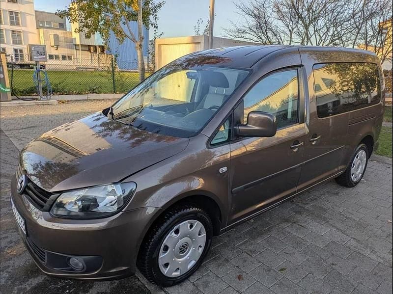Braun Gebraucht 2012 VW Caddy Maxi Trendline Van / Kleinbus | 11.499 € (Fairer Preis) - Bild 1/4