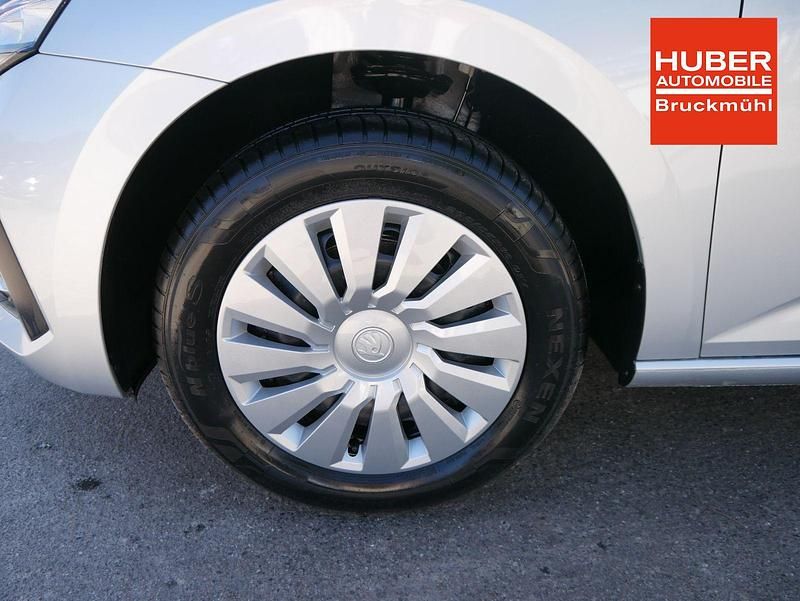 Neu Skoda Scala Selection 150 PS (110 kW) 2026 Brillantsilber metallic Kleinwagen