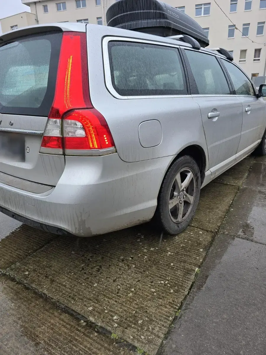 Second-hand Volvo V70 120 CP (88 kW) 2016 Argintiu Break