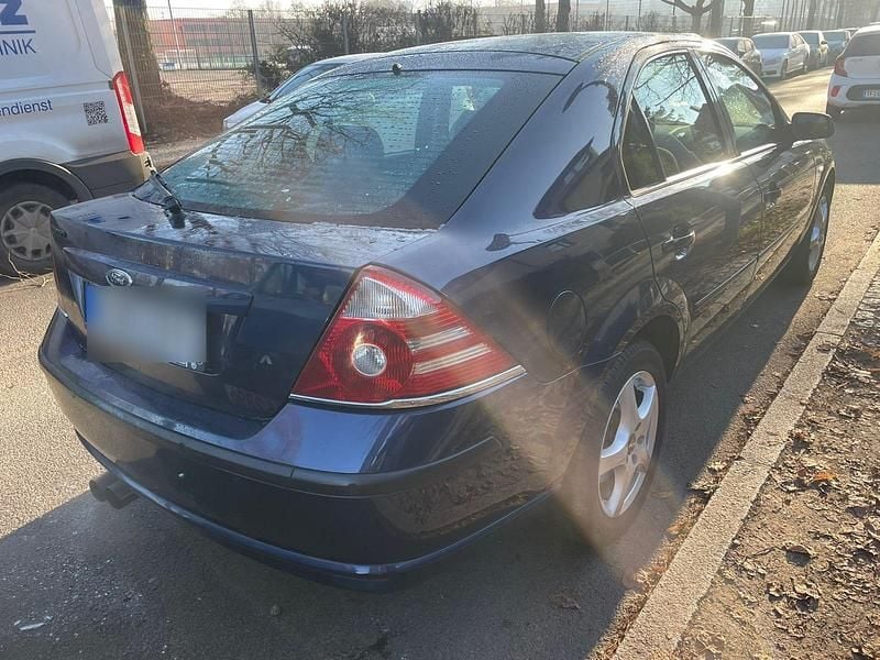 Gebraucht Ford Mondeo 125 PS (91 kW) 2006 Blau Limousine