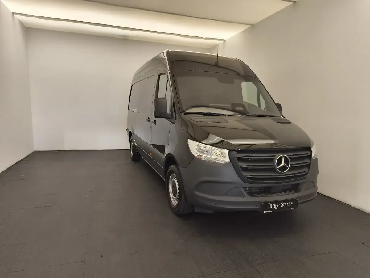 Gebraucht Mercedes Sprinter 150 PS (110 kW) 2025 Tiefschwarz Van