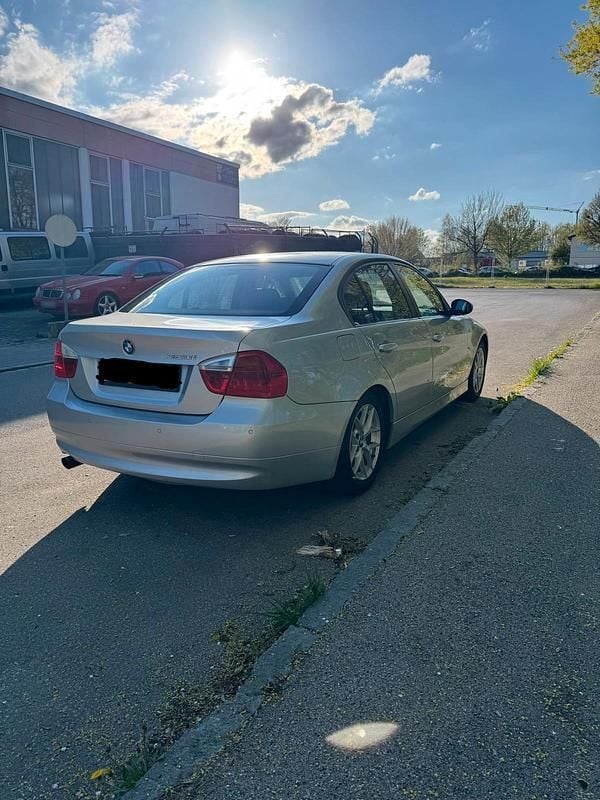 Second-hand BMW 320 150 CP (110 kW) 2005 Argintiu Berlinǎ