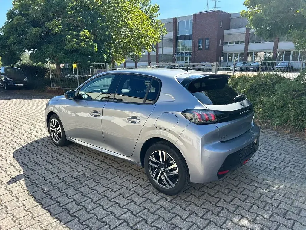 Gebraucht Peugeot 208 Allure 101 PS (74 kW) 2023 Grau Kleinwagen