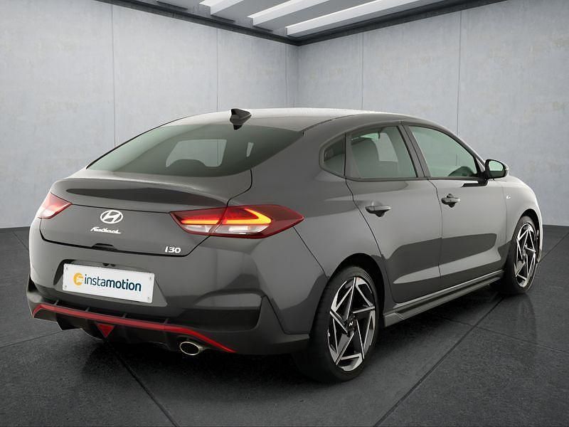 Neu Hyundai i30 140 PS (102 kW) 2025 Grau Kleinwagen