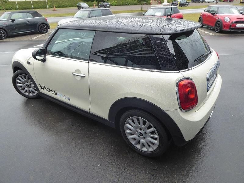 Gebraucht Mini Cooper Chili 136 PS (100 kW) 2015 Weiß Kleinwagen