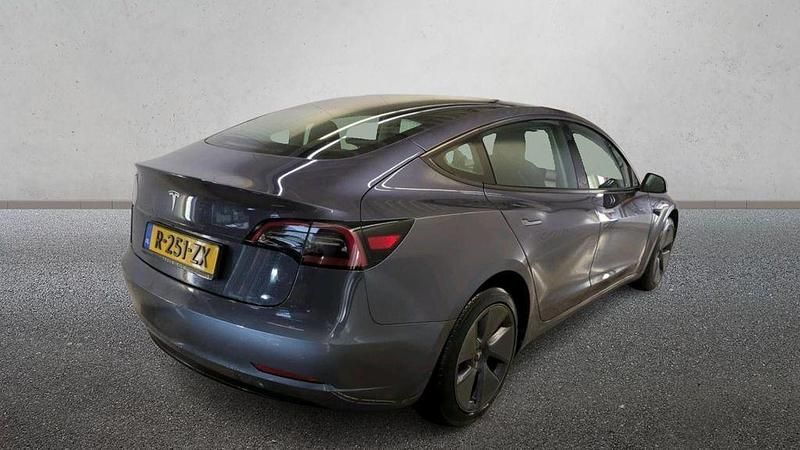 Gebraucht Tesla Model 3 Standard Range 225 kW (306 PS) 2022 Grau Limousine