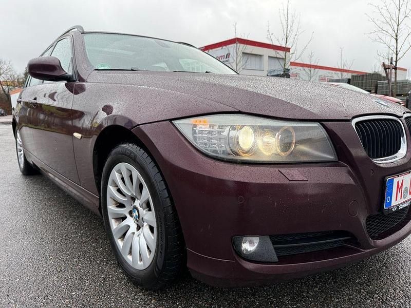 Violett Gebraucht 2009 BMW 320 Performance Limousine | 3.333 € (Superpreis) - Bild 1/4