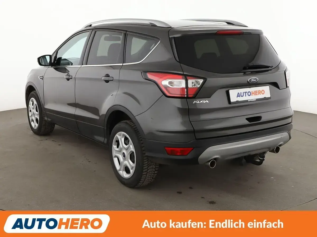Gebraucht Ford Kuga Trend 120 PS (88 kW) 2019 Grau SUV