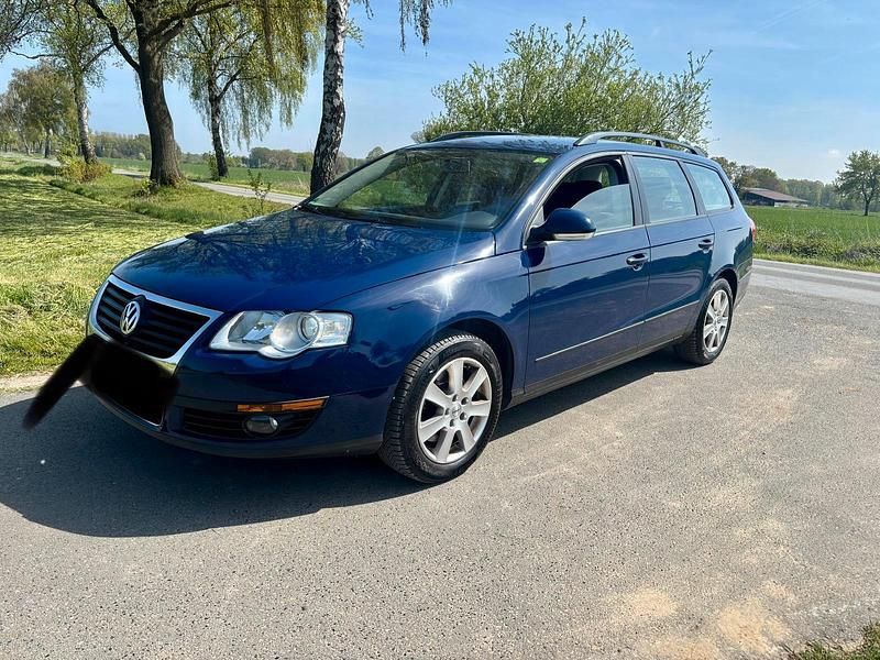 Usata VW Passat 101 CV (74 kW) 2009 Blu Station wagon