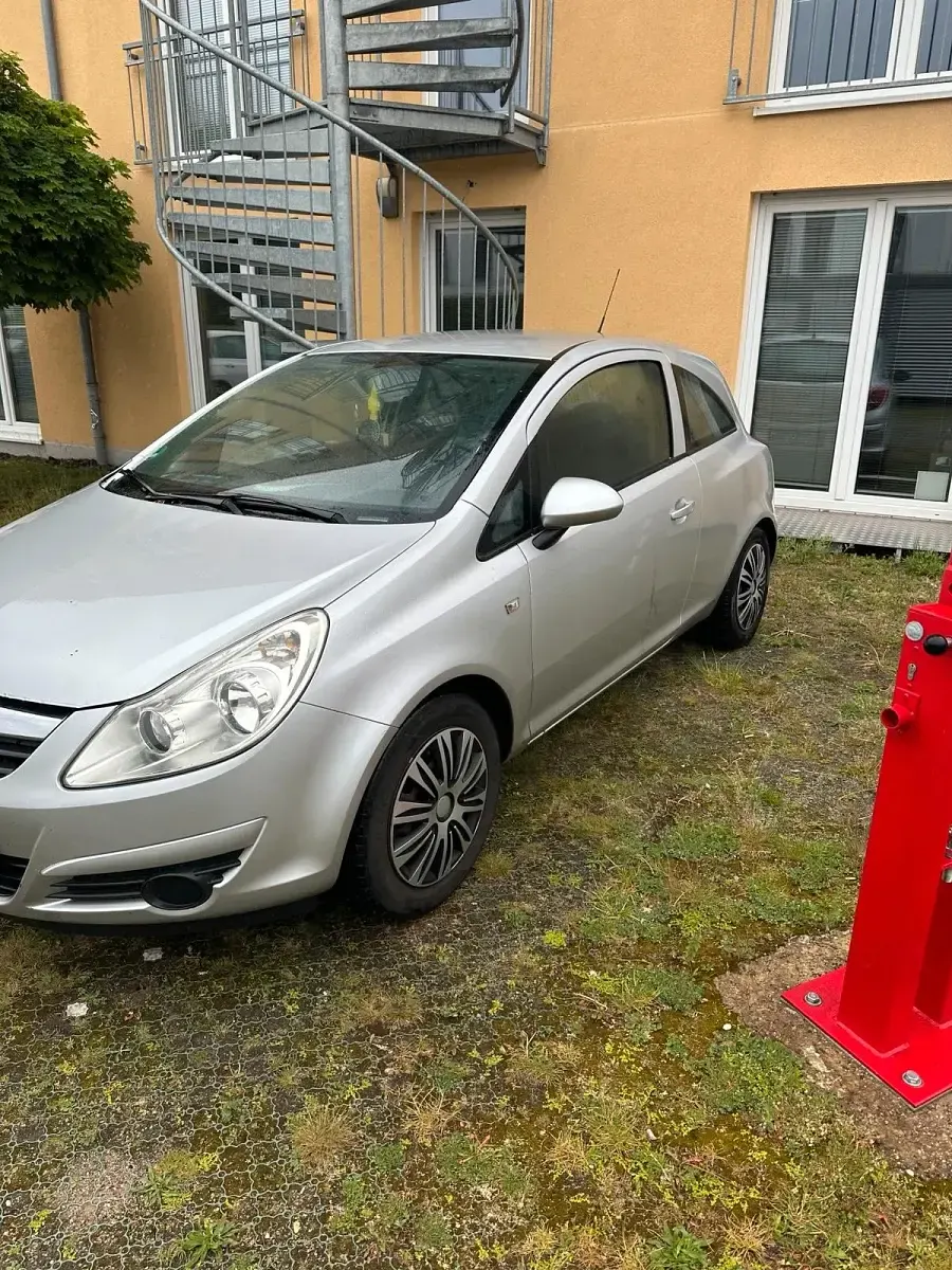 Gebraucht Opel Corsa 80 PS (58 kW) 2008 Silber Kleinwagen