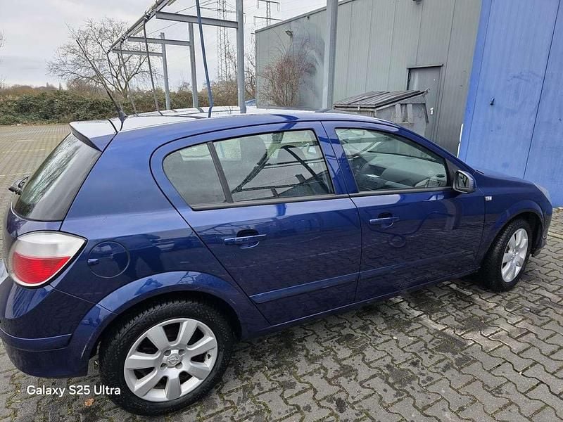Gebraucht Opel Astra Edition 90 PS (66 kW) 2006 Limousine
