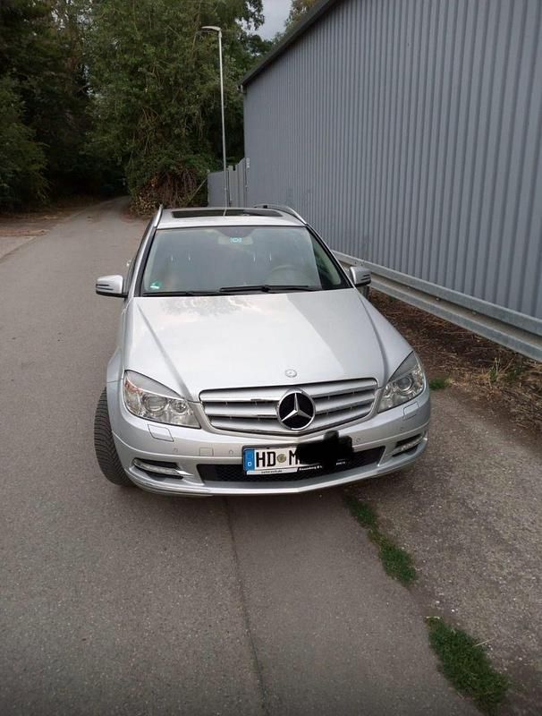 Silber Gebraucht 2010 Mercedes C300 Avantgarde Kombi | 12.950 € (Etwas zu teuer) - Bild 1/4