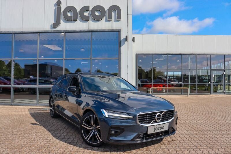 Blau Gebraucht 2019 Volvo V60 R-Design Kombi | 20.599 € - Bild 1/4