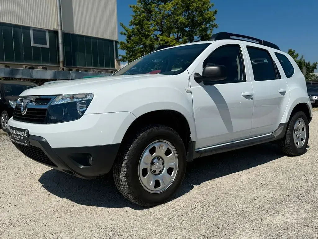 Gebraucht Dacia Duster Lauréate 105 PS (77 kW) 2011 Weiß SUV