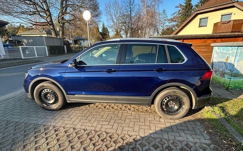 Gebraucht VW Tiguan Highline 180 PS (132 kW) 2017 Blau SUV