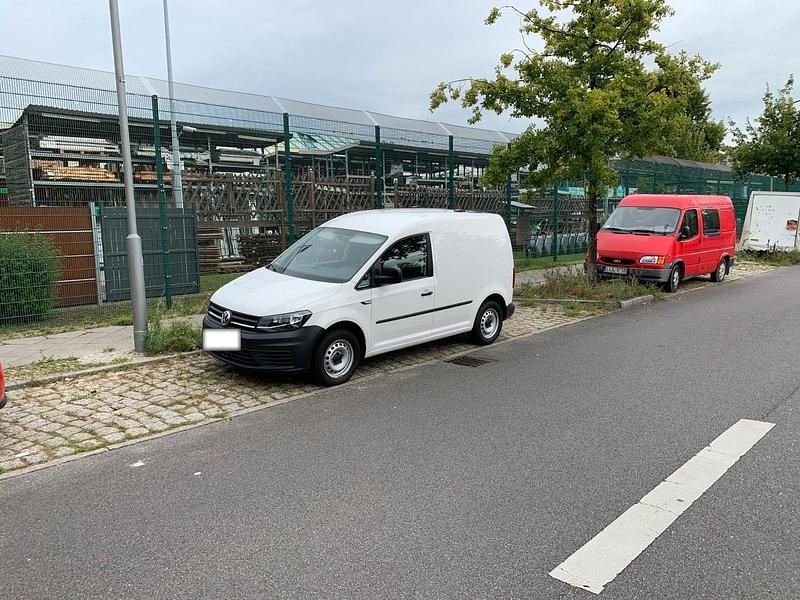 Gebraucht VW Caddy 75 PS (55 kW) 2016 Schwarz Van / Kleinbus