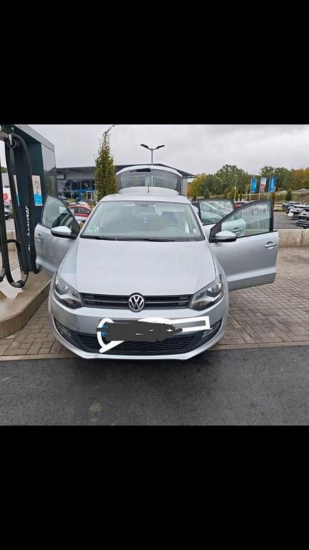 Silber Gebraucht 2011 VW Polo Limousine | 5.850 € (Superpreis) - Bild 1/4