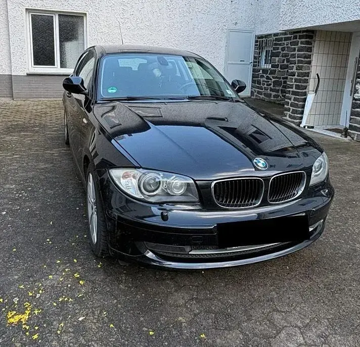 Gebraucht BMW 118 143 PS (105 kW) 2010 Schwarz Kleinwagen
