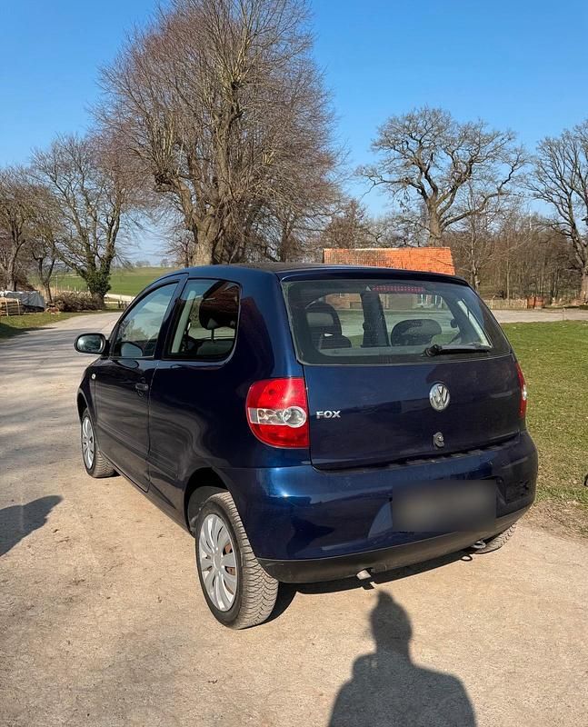 Gebraucht VW Fox 56 PS (41 kW) 2005 Blau Kleinwagen