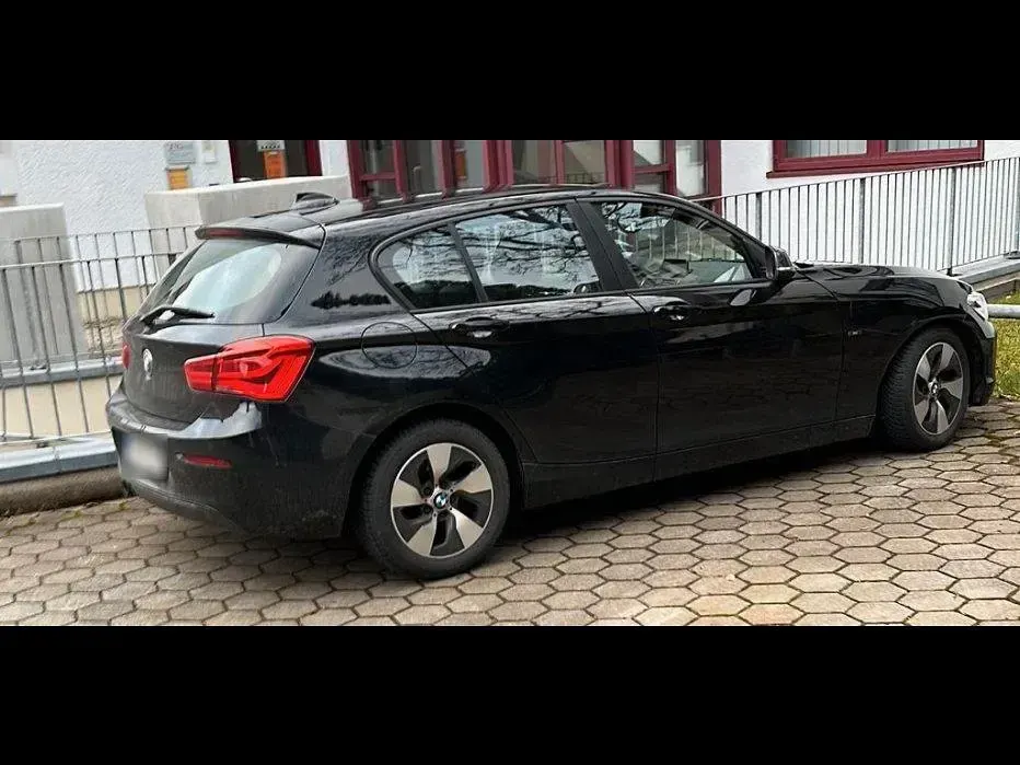 Gebraucht BMW 116 Efficient Dynamics 116 PS (85 kW) 2015 Schwarz Kleinwagen