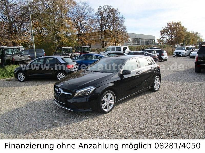 Schwarz Gebraucht 2017 Mercedes A180 Business Limousine | 13.999 € (Fairer Preis) - Bild 1/4