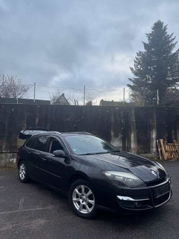 Schwarz Gebraucht 2011 Renault Laguna GrandTour Dynamique Kombi | 1.200 € (Fairer Preis) - Bild 1/4