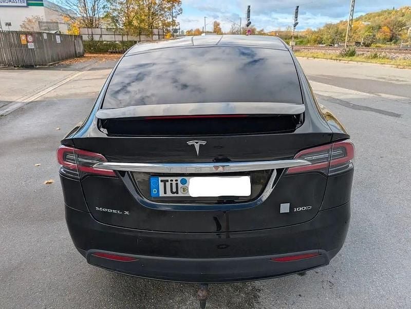Second-hand Tesla Model X 413 kW (562 CP) 2018 Negru SUV