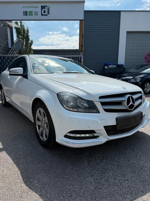 Weiß Gebraucht 2013 Mercedes C180 Coupé | 7.999 € (Superpreis) - Bild 1/4