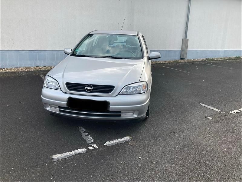 Gebraucht Opel Astra 101 PS (74 kW) 2001 Silber Limousine