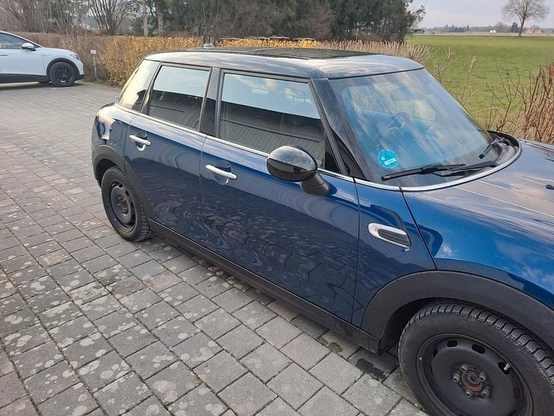 Gebraucht Mini Cooper 136 PS (100 kW) 2017 Blau Kleinwagen