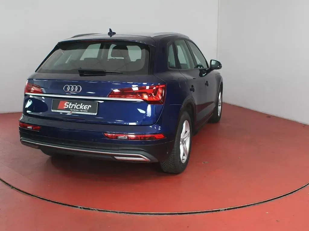 Gebraucht Audi Q5 Ambiente 163 PS (119 kW) 2021 Navarrablau metallic (metallic) SUV