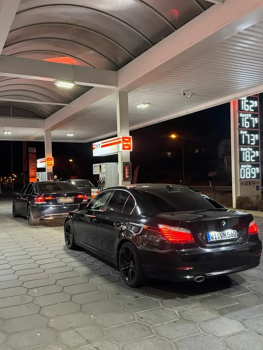 Gebraucht BMW 520 177 PS (130 kW) 2009 Schwarz Limousine