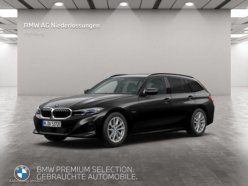 Schwarz Gebraucht 2022 BMW 320e Sport Line Kombi | 32.908 € (Teuer) - Bild 1/3