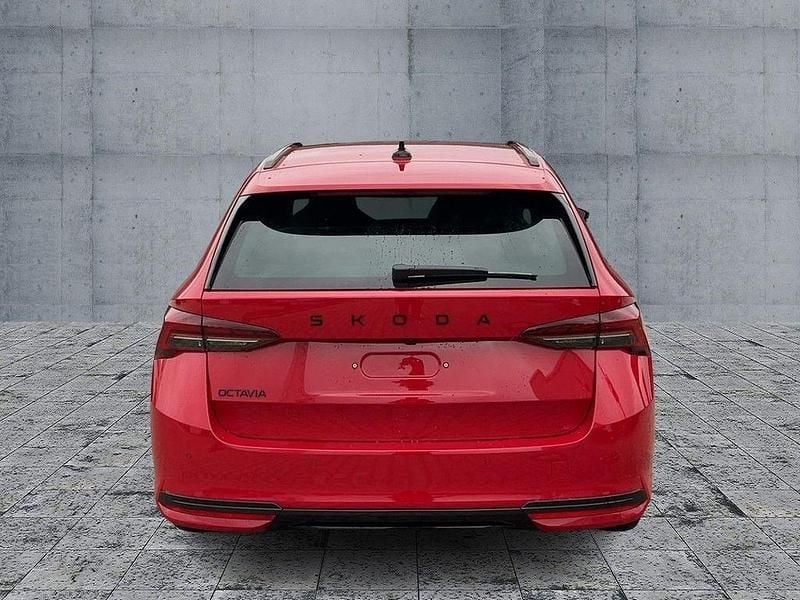 Gebraucht Skoda Octavia SportLine 150 PS (110 kW) 2025 Rot Kombi