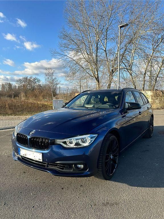 Gebraucht BMW 320 Advantage 184 PS (135 kW) 2019 Blau Kombi