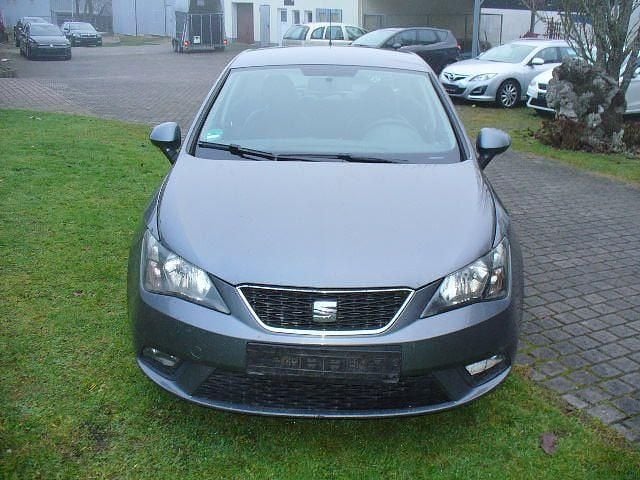 Grau Gebraucht 2016 Seat Ibiza Style Limousine | 3.700 € (Fairer Preis) - Bild 1/4